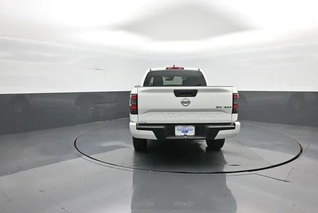 Used 2024 Glacier White Nissan SV image 6