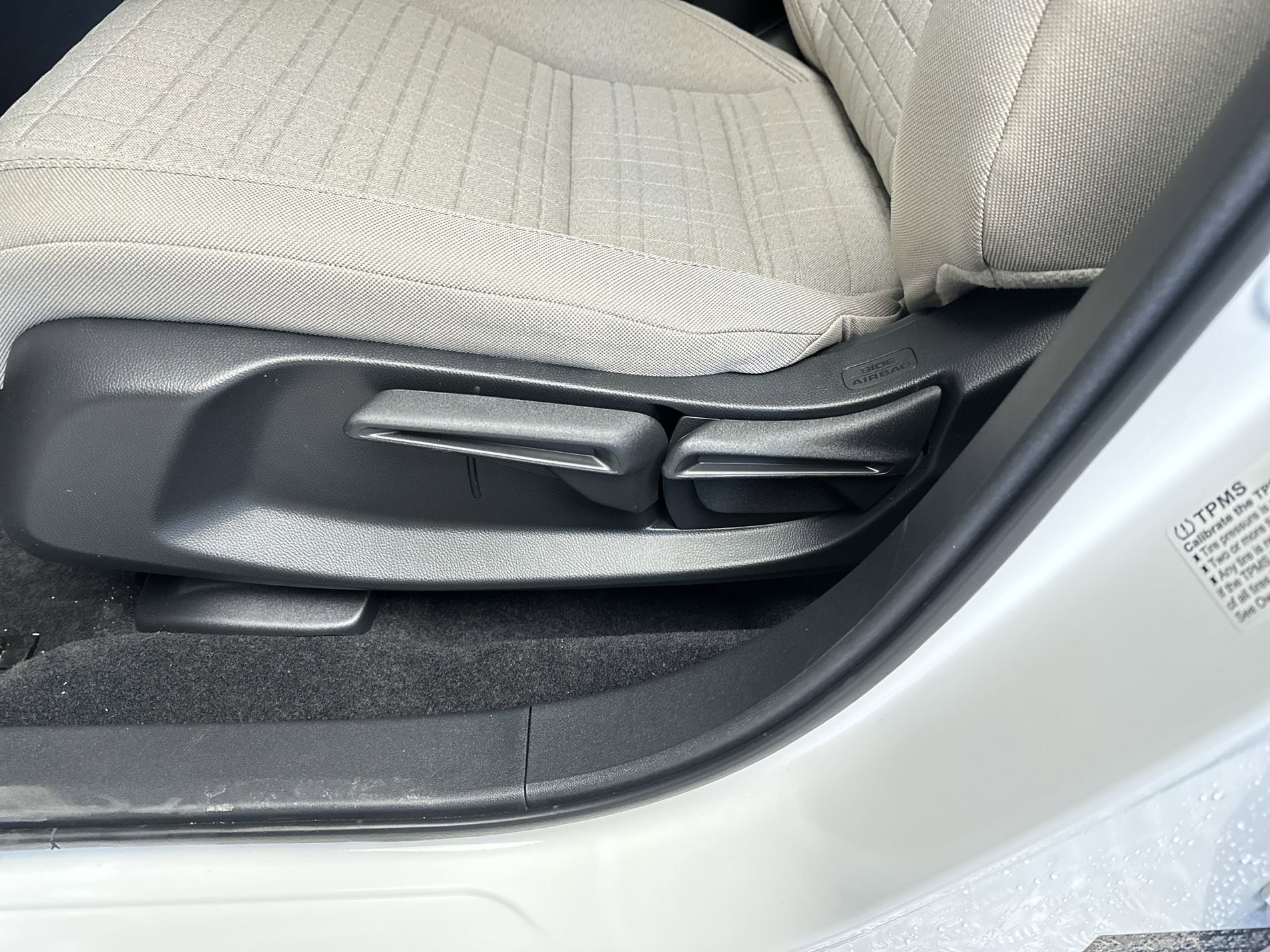 New 2026 Platinum White Pearl Honda LX image 14