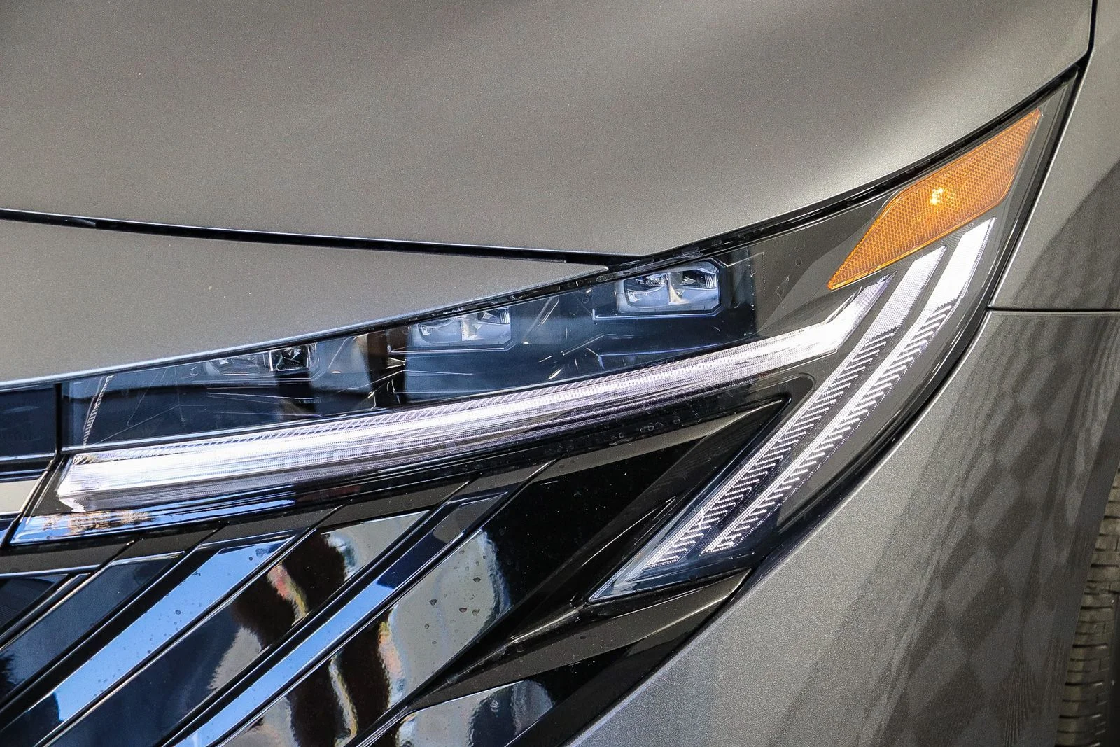 New 2027 Gun Metallic Nissan SR image 4