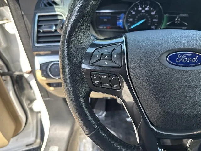 Used 2017 White Ford Limited image 19