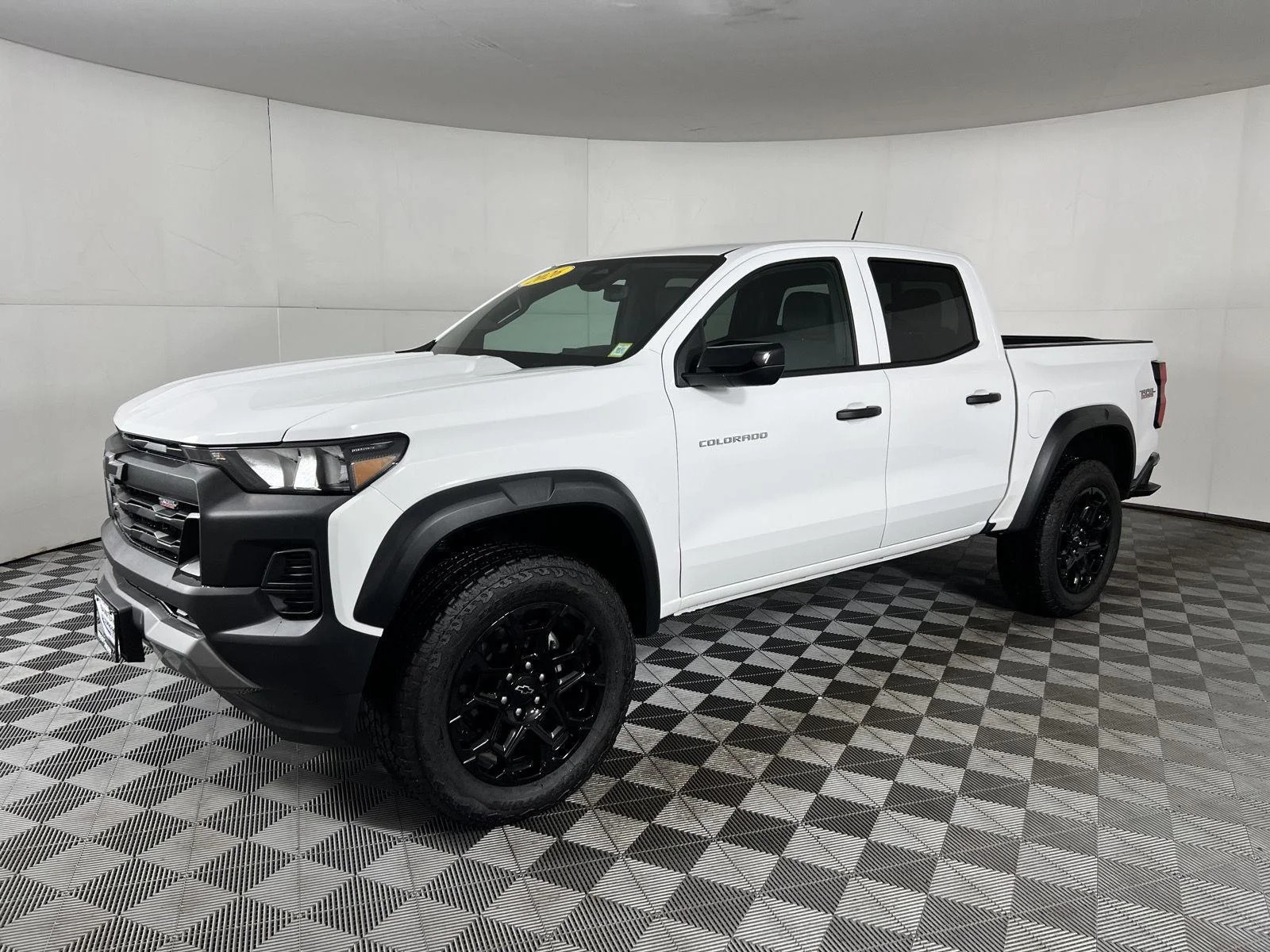 New 2026 Summit White Chevrolet Trail Boss image 23
