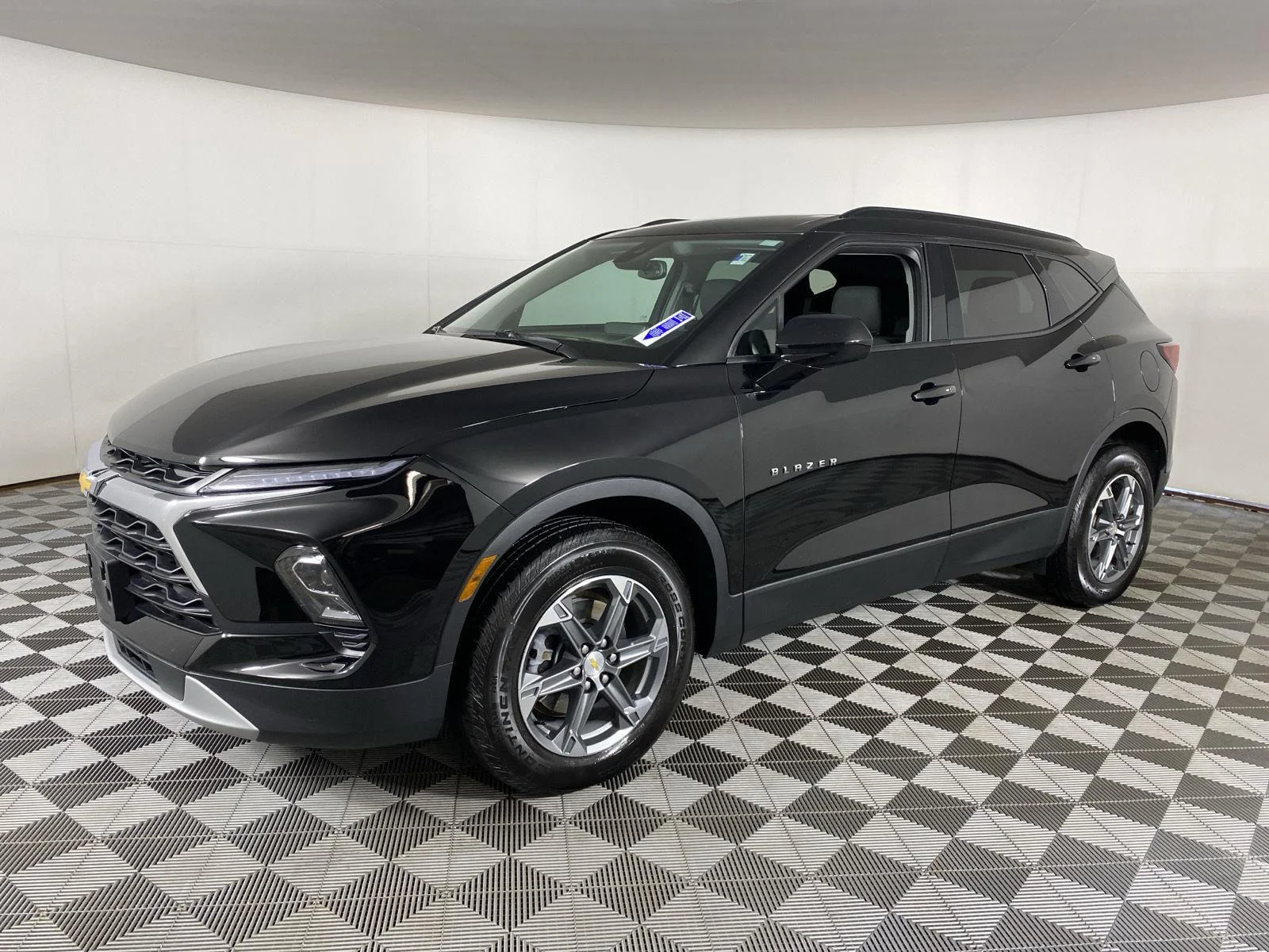 Used 2024 Black Chevrolet 2LT image 3