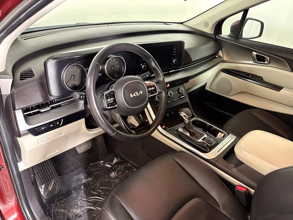 Used 2022 Red Kia LXS image 17
