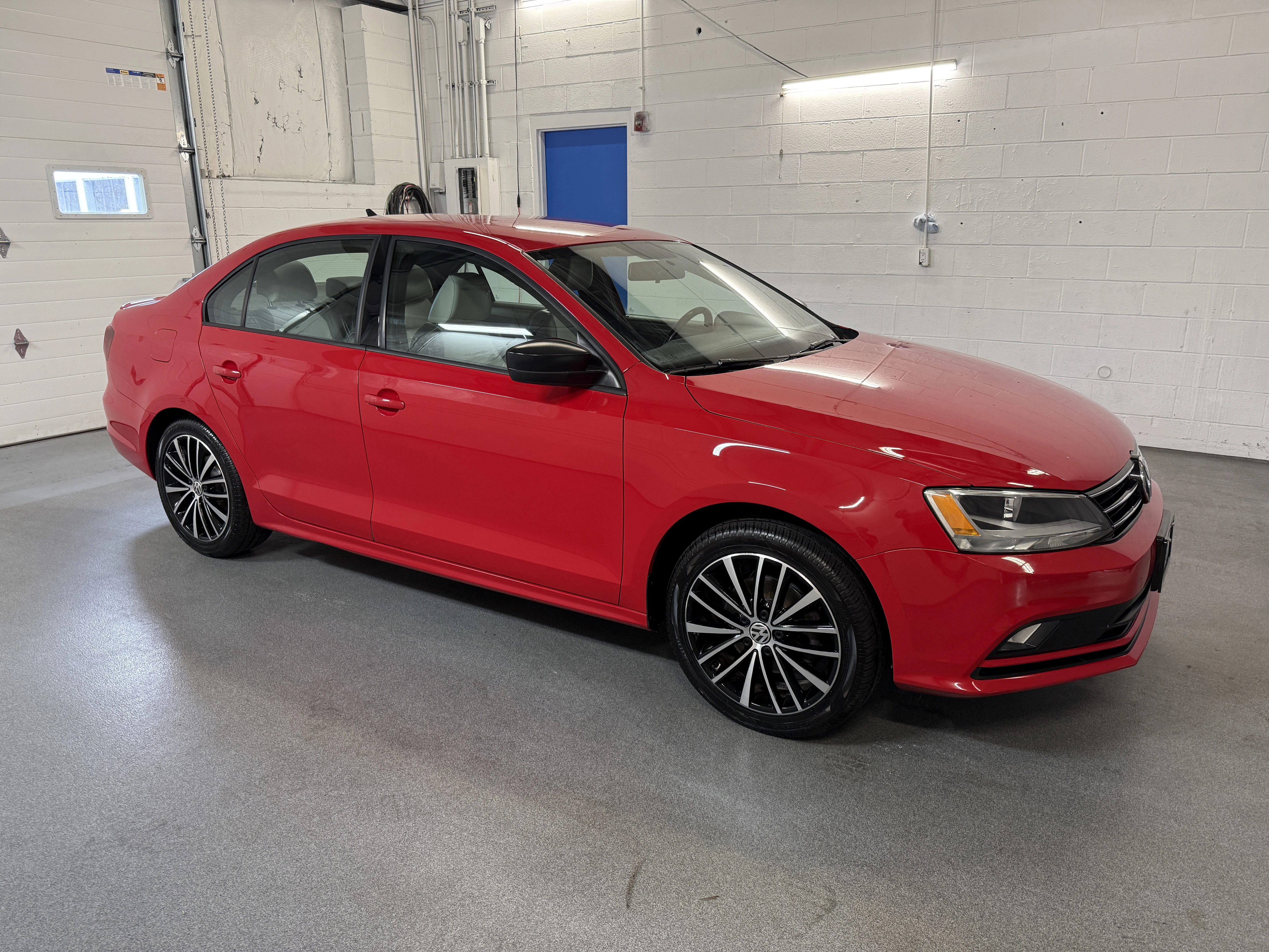 Used 2016 Tornado Red Volkswagen 1.8T Sport image 11