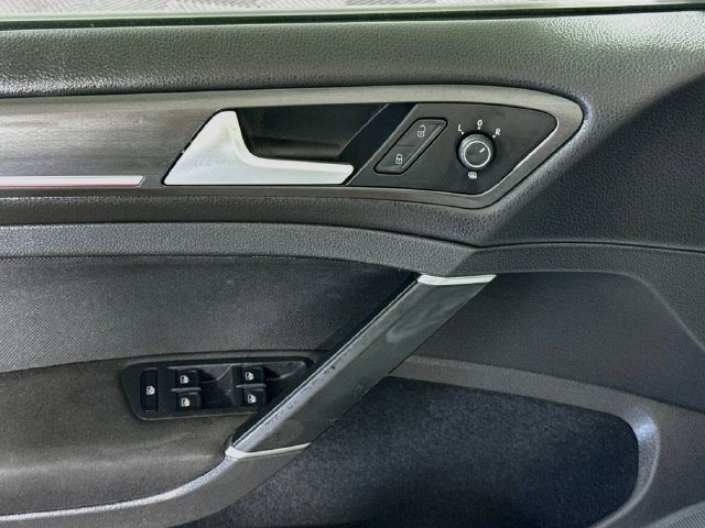 Used 2019 Pure White Volkswagen Autobahn image 19