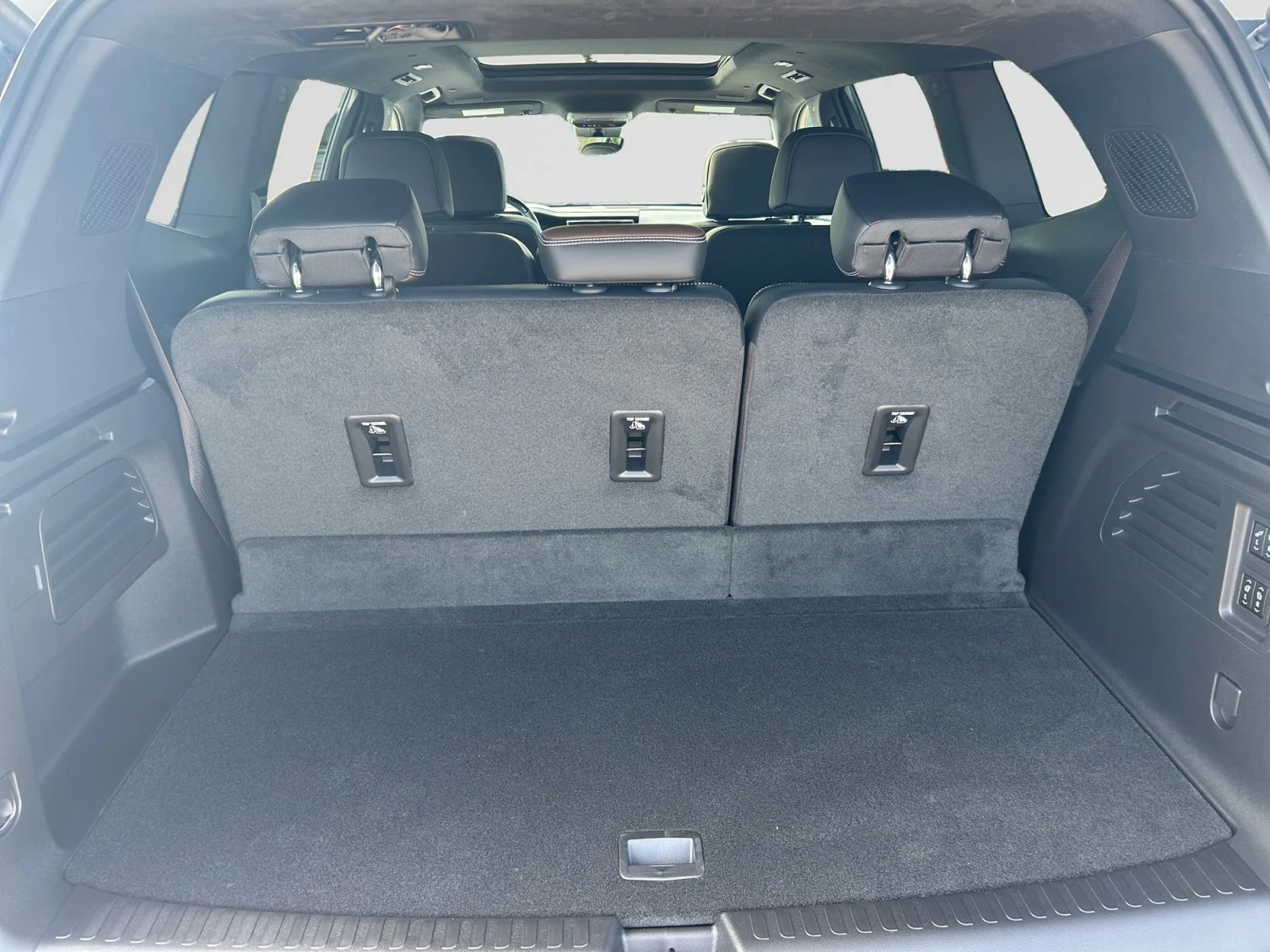 New 2026 Summit White GMC Denali Ultimate AWD image 10