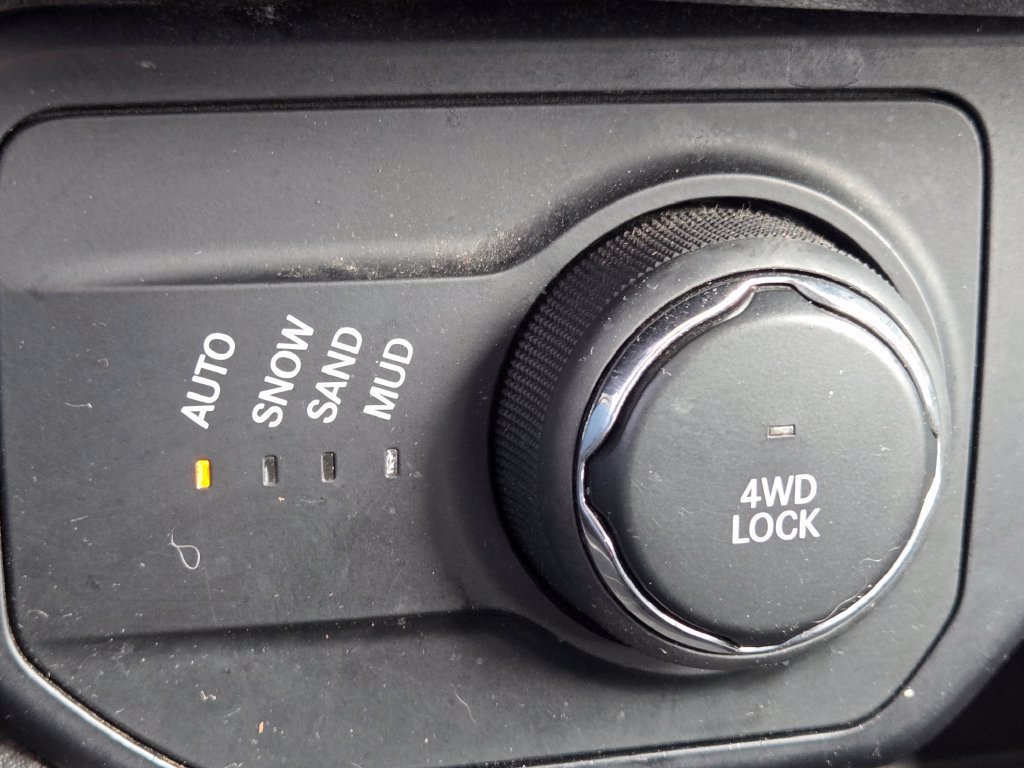 Used 2018 Jetset Blue Jeep Sport image 13