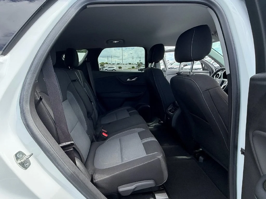 Certified Used 2023 SUMMIT WHITE Chevrolet LT image 17
