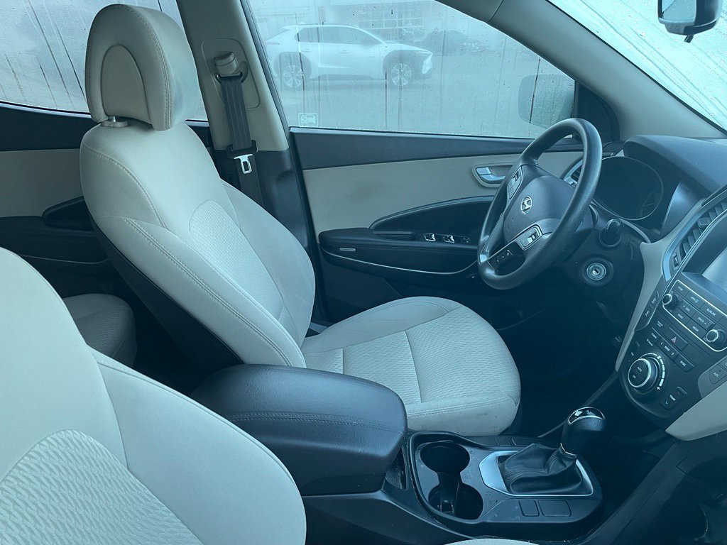 Used 2017 Platinum Graphite Hyundai 2.4 Base image 10