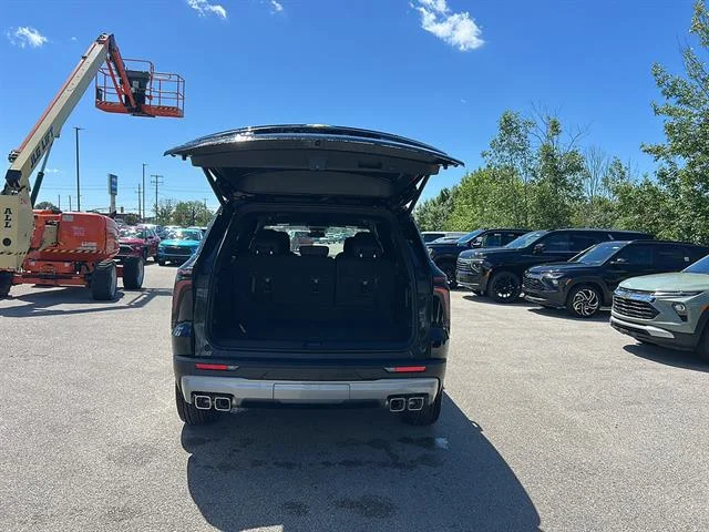 New 2026 Mosaic Black Metallic Chevrolet LT image 6