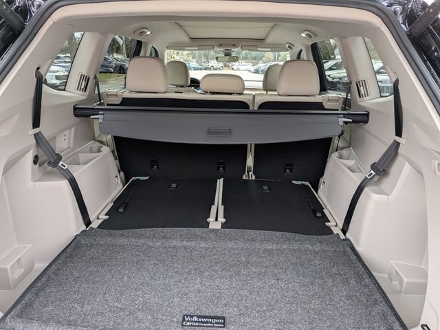 New 2026 Black Volkswagen 2.0T SE w/Technology image 13