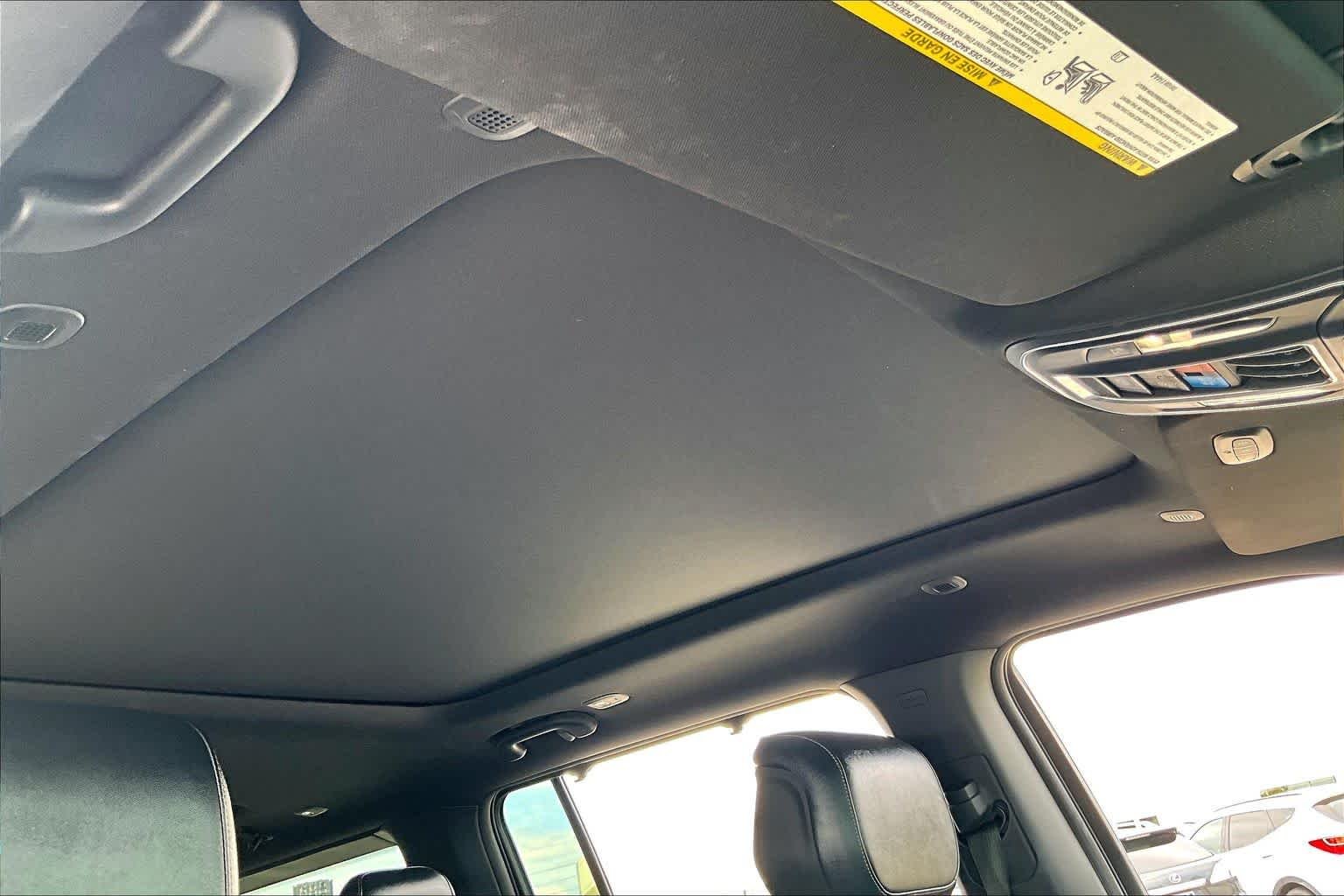 Used 2022 Luxury White Pearlcoat Jeep Series II image 13