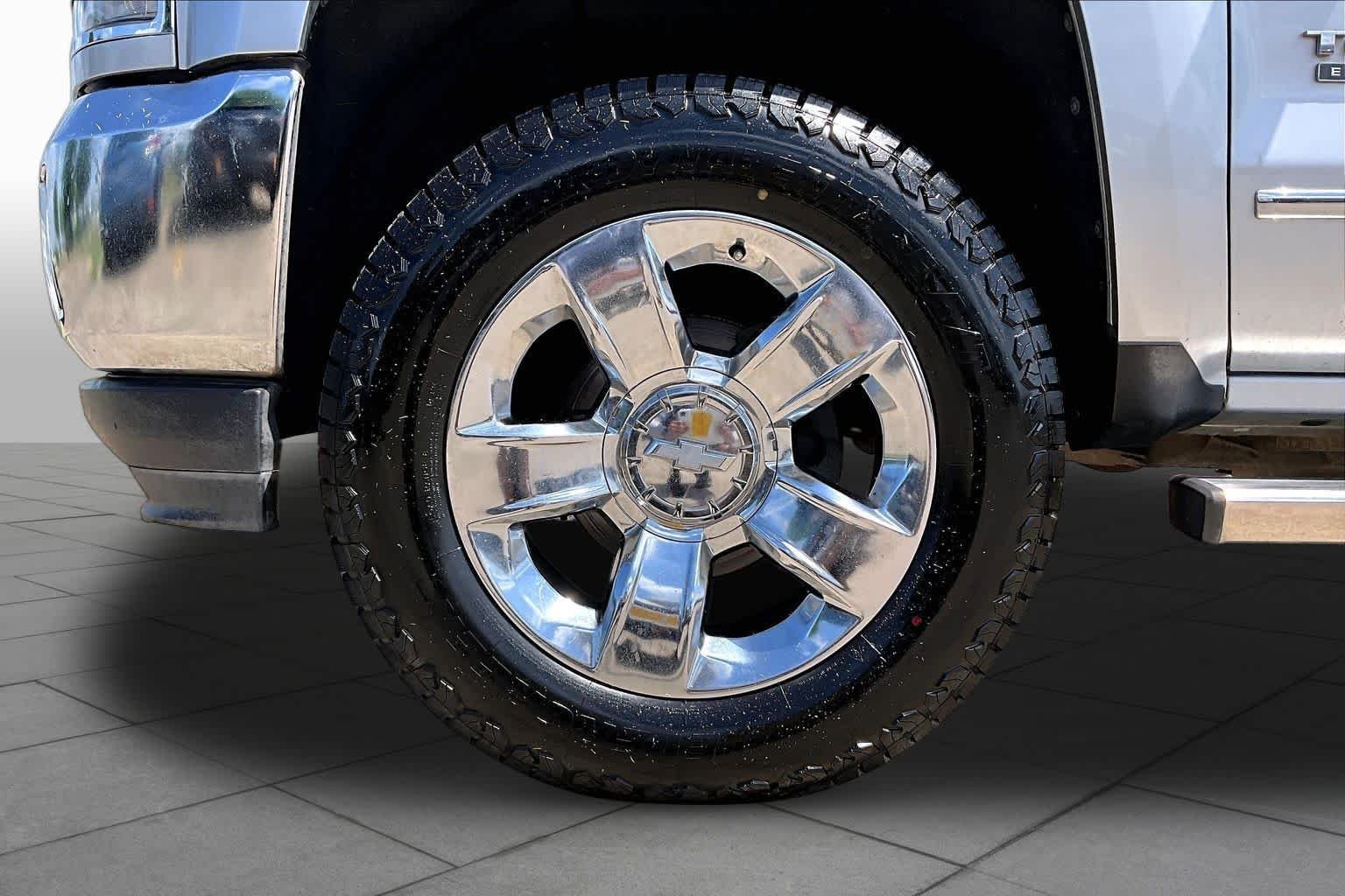 Used 2018 Silver Ice Metallic Chevrolet LTZ image 11
