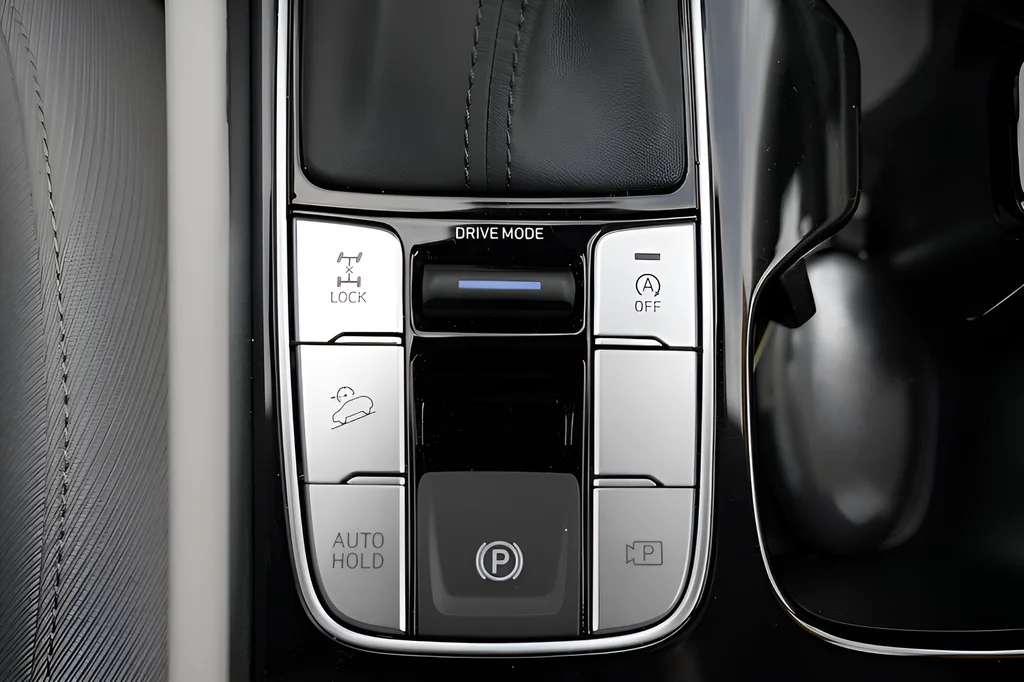 Used 2026 Black Hyundai SEL image 84