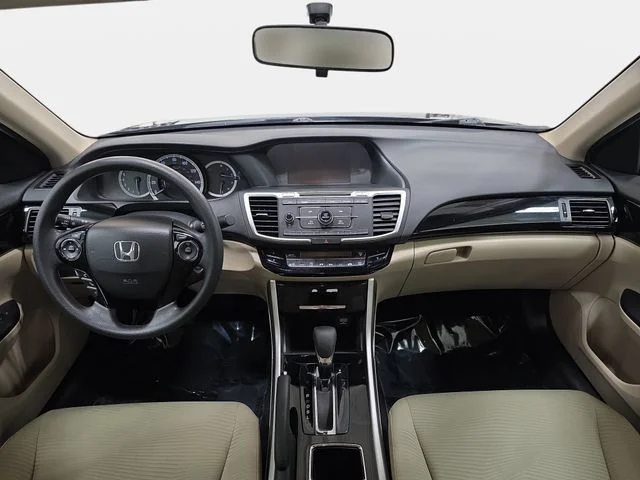 Used 2017  Honda LX image 10