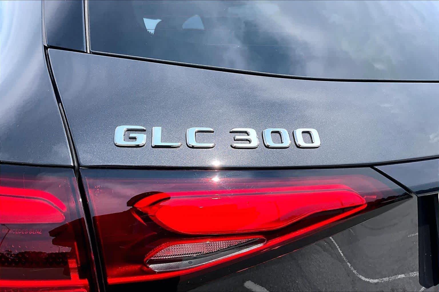 Used 2025 Graphite Grey Metallic Mercedes-Benz GLC 300 image 10
