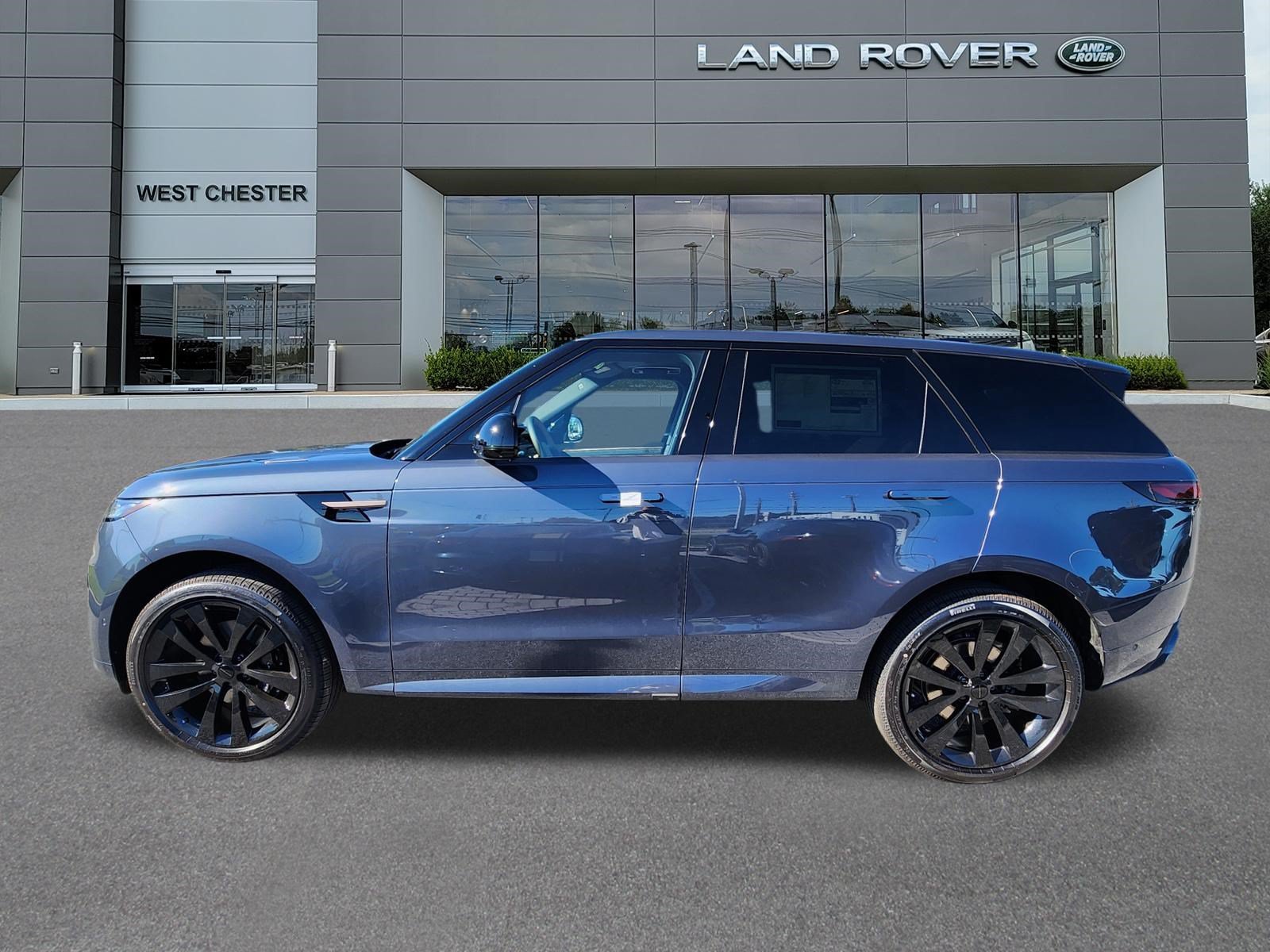 New 2027 Varesine Blue LAND ROVER Dynamic SE image 5