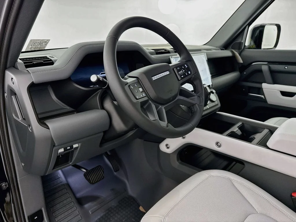 New 2026 Santorini Black Land Rover S image 9