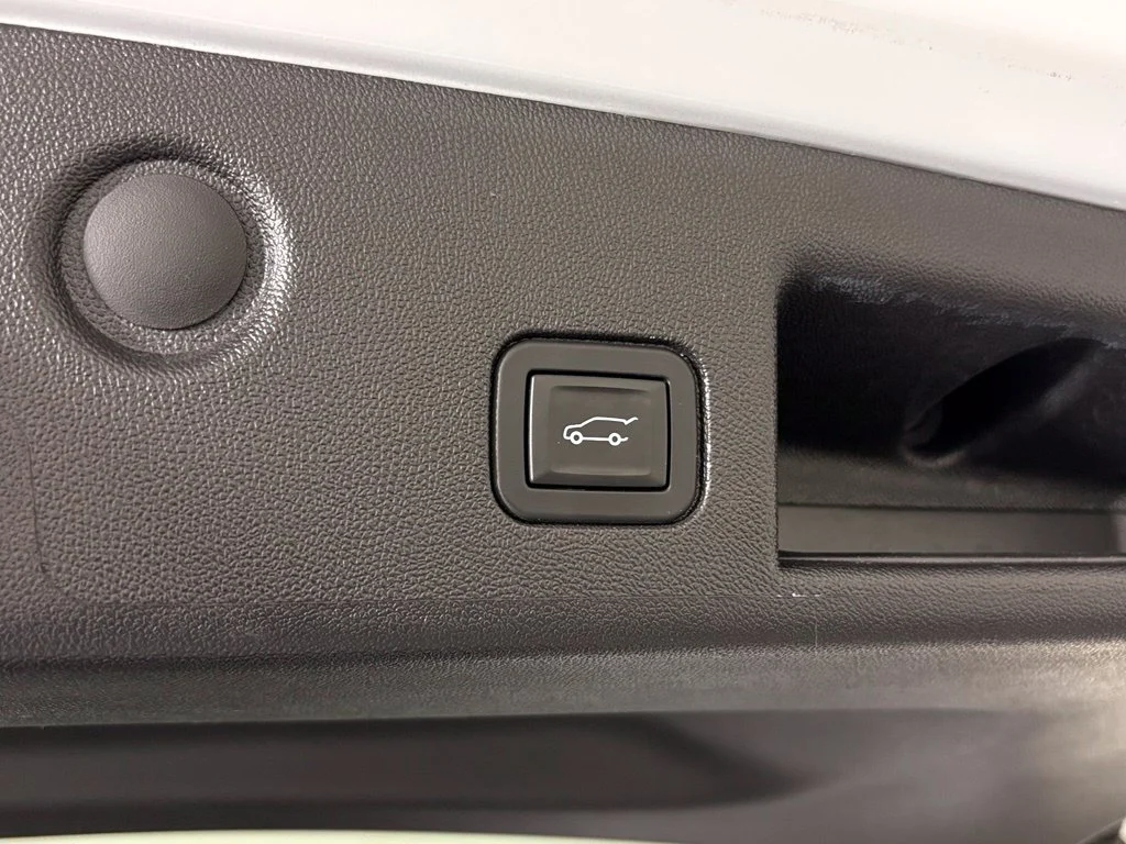 Used 2024 White Chevrolet LT image 38