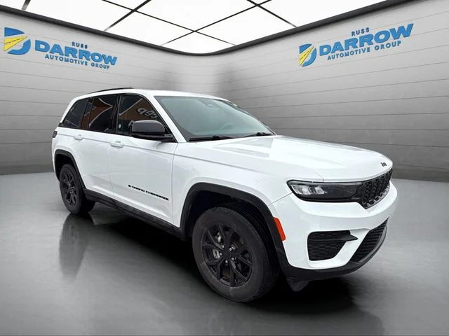 Used 2024 White Jeep Altitude image 7