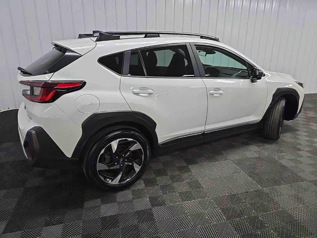 Used 2025 Crystal White Pearl Subaru Limited image 3