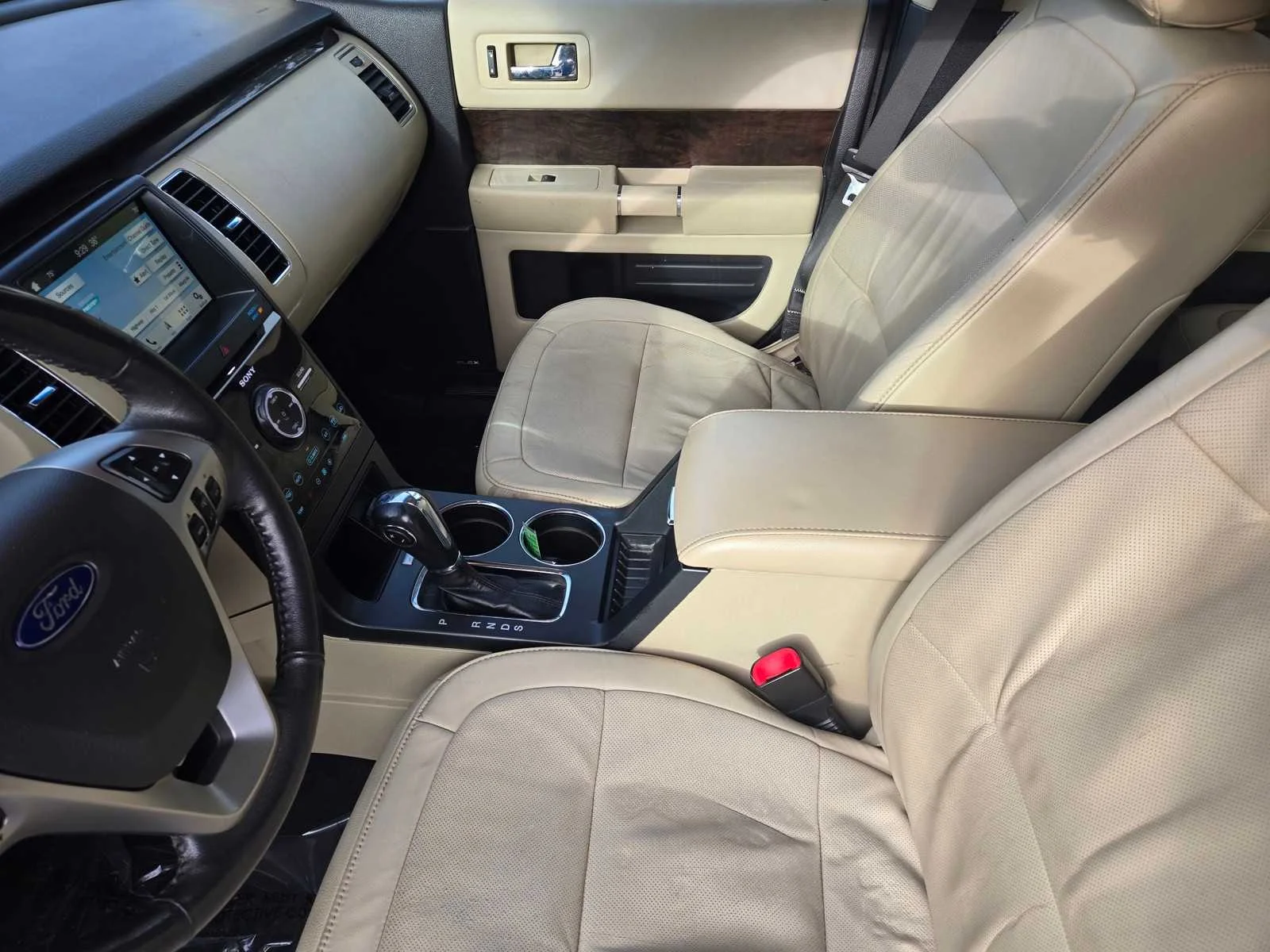Used 2019  Ford Limited image 25