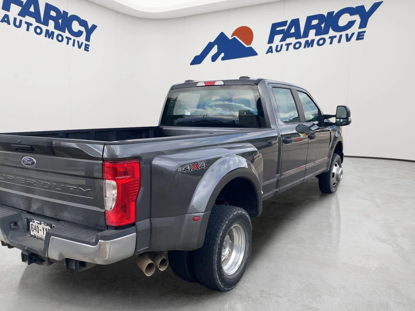 Used 2020 Magnetic Ford XL image 3