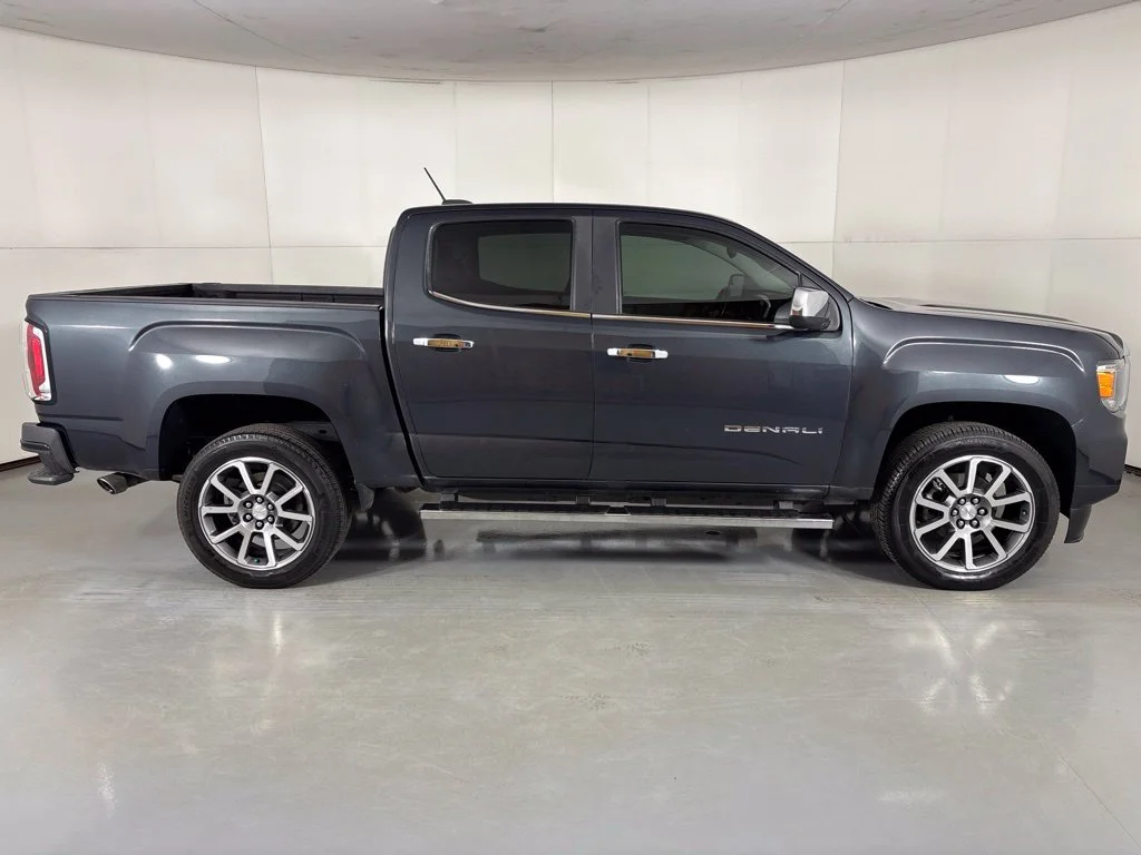 Used 2021 Green GMC Denali image 11