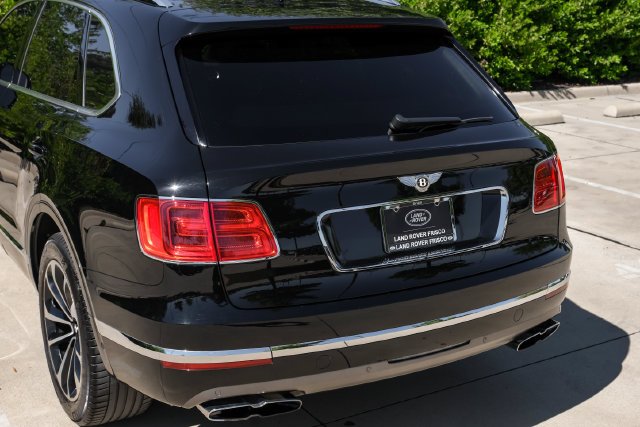 Used 2019 Black Crystal over Cricket Ball Bentley V8 image 70