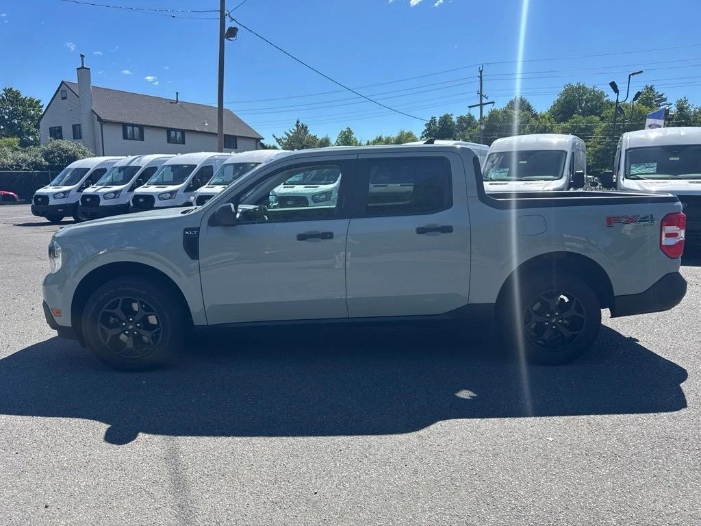 Used 2022 Green Ford XLT image 2
