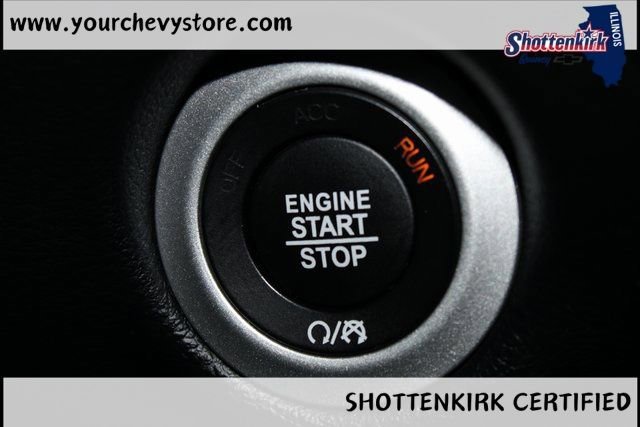 Used 2025 White Chrysler Select image 25
