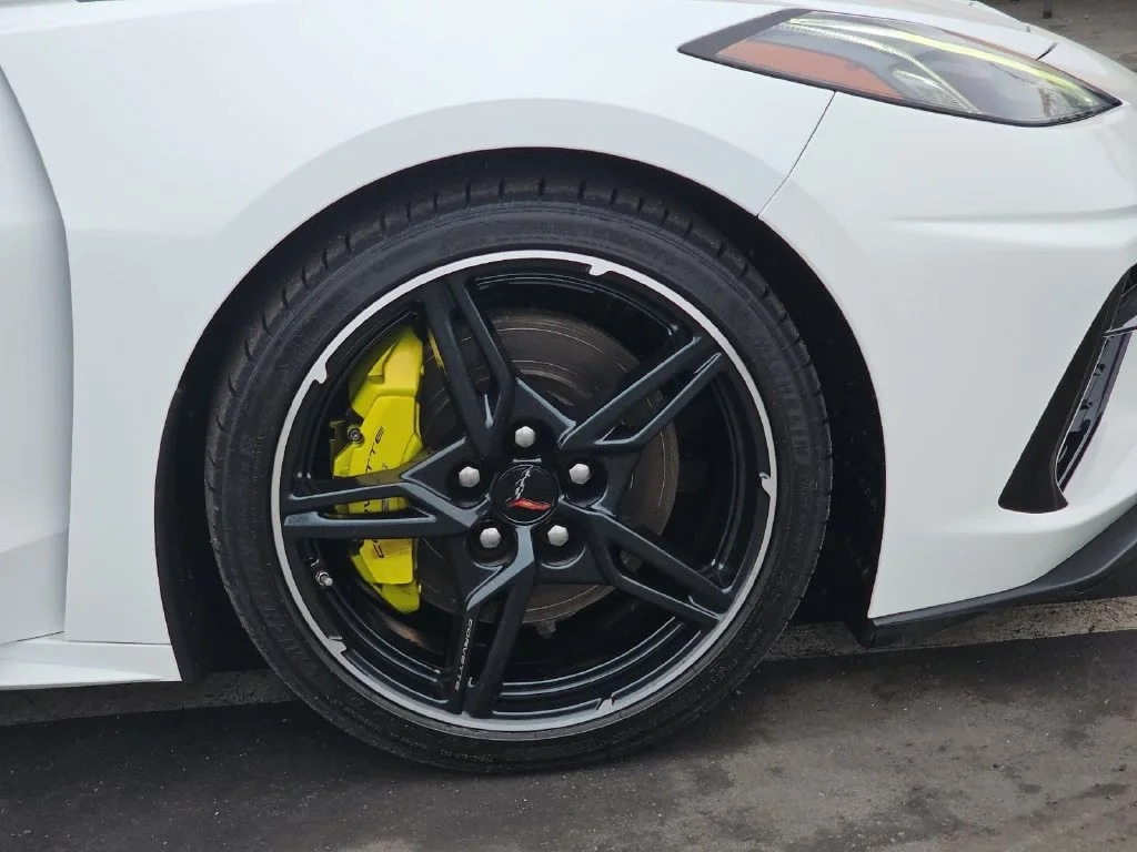 Used 2022 White Chevrolet Stingray image 40