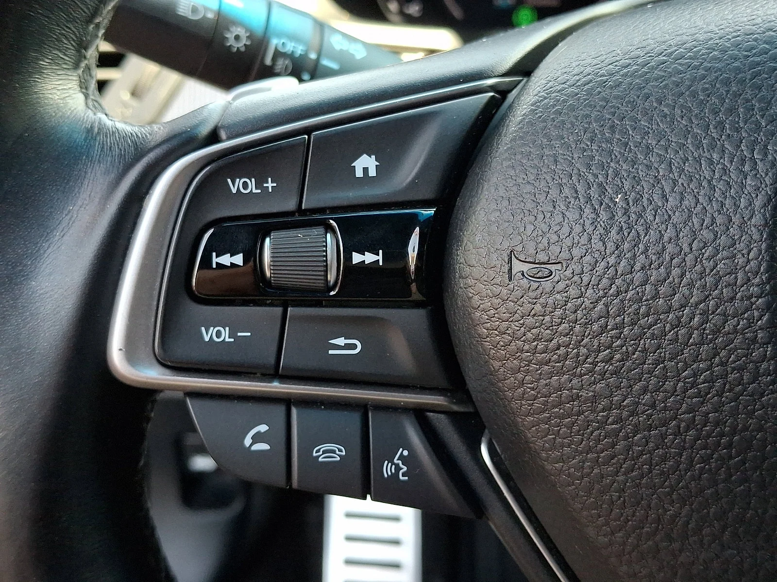 Used 2020 Platinum White Pearl Honda Sport image 18
