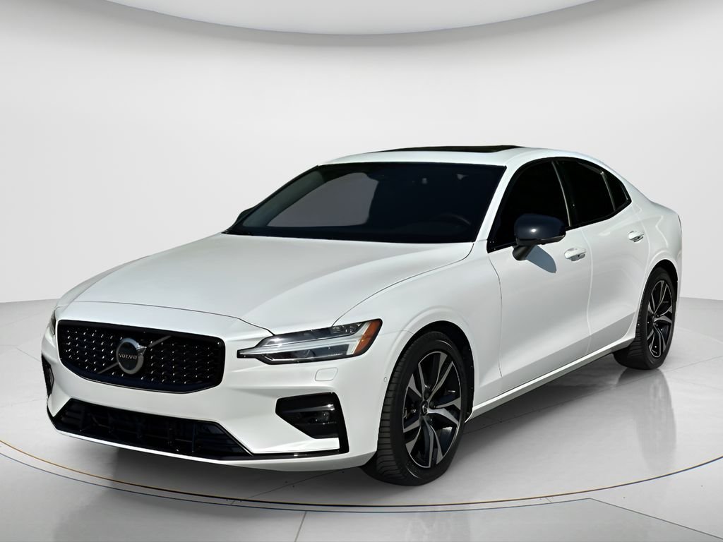 2023 Volvo S60 B5 Plus Dark Theme's photo
