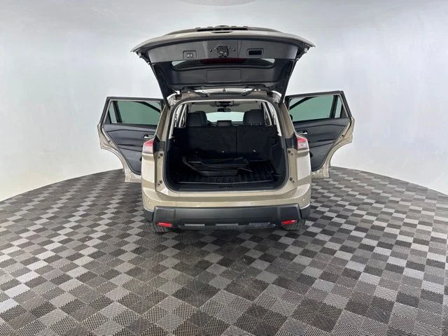 Used 2025 Beige/tan Nissan Rock Creek image 15