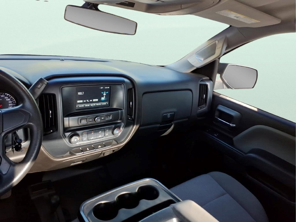 Used 2018 White GMC Base image 14