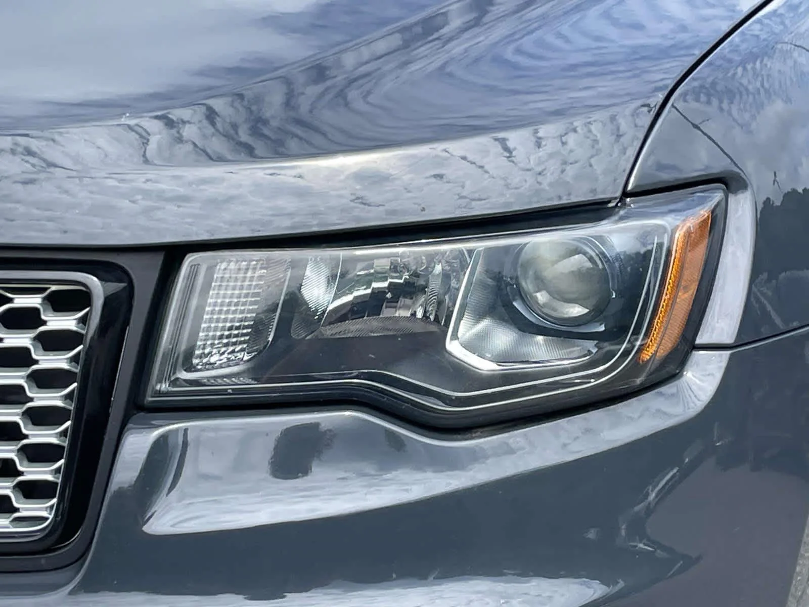 Used 2018 Rhino Clearcoat Jeep Altitude image 13