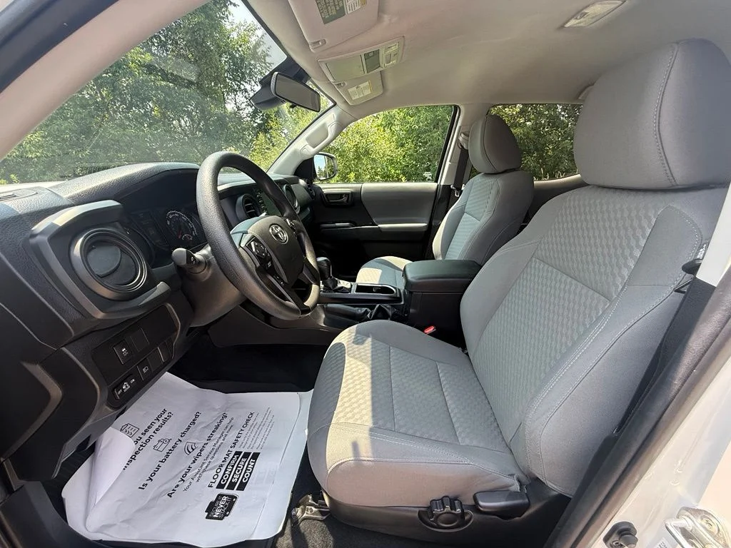 Certified Used 2022 White Toyota SR image 15