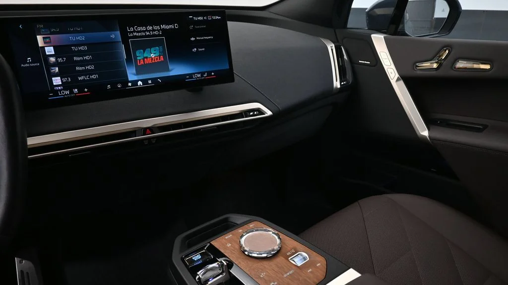 2024 BMW iX Base - Photo 8