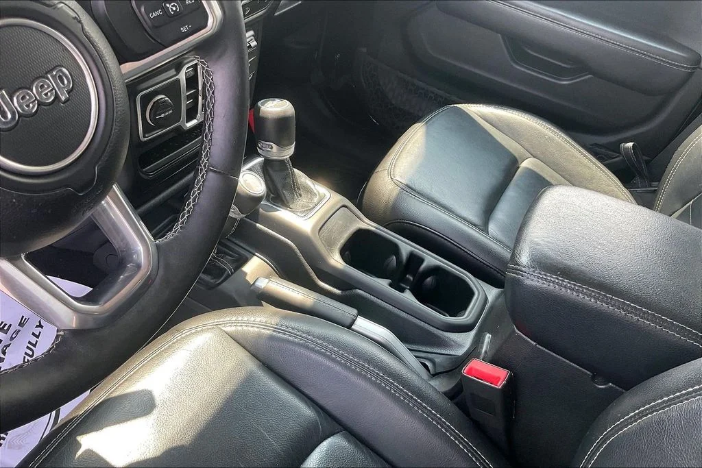 Used 2018 Black Jeep Unlimited Sahara image 15