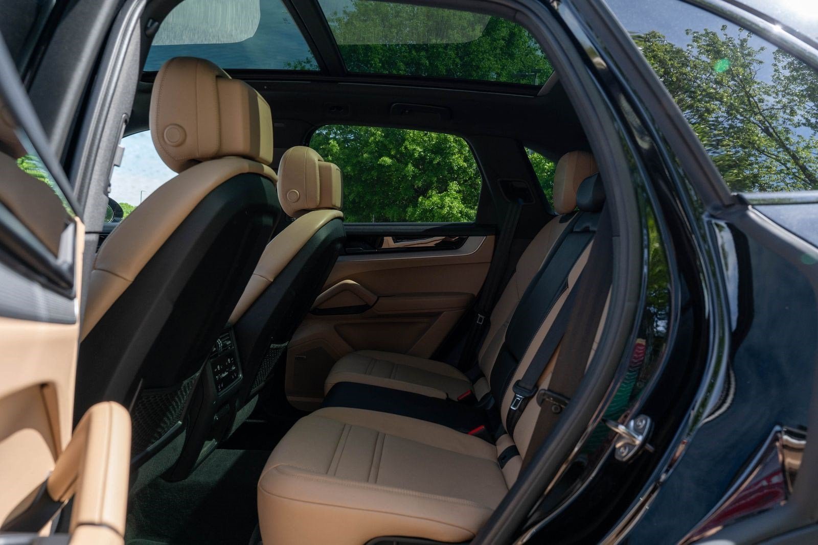 Used 2024 Black Porsche Base image 33