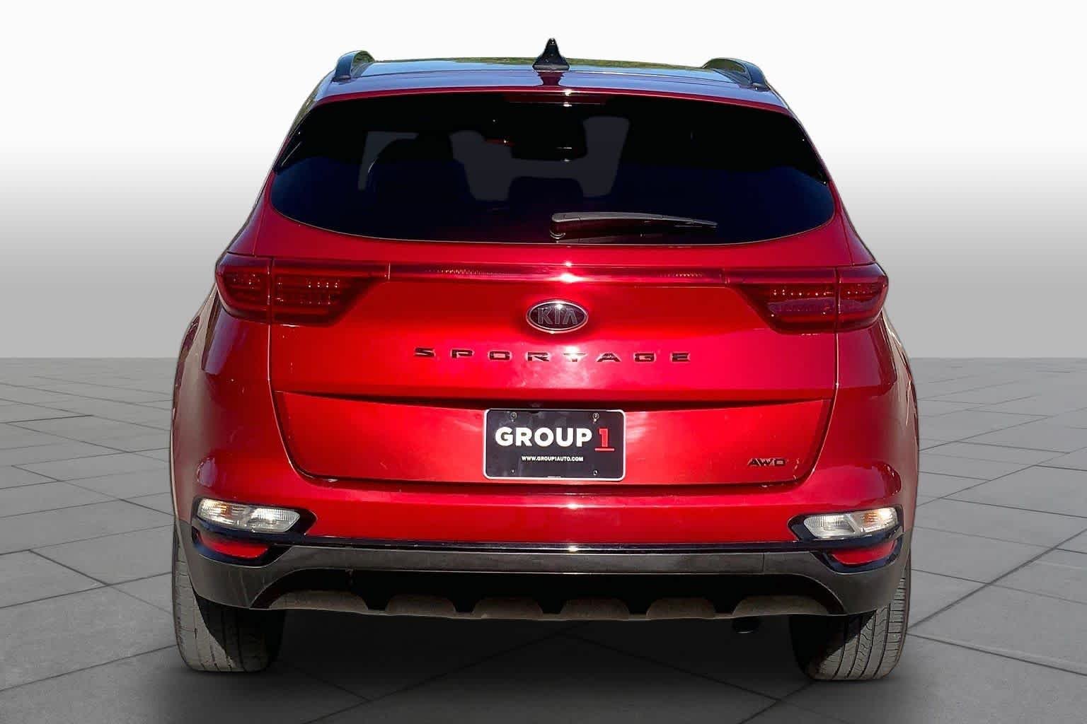 Used 2022 Hyper Red Kia Nightfall image 5