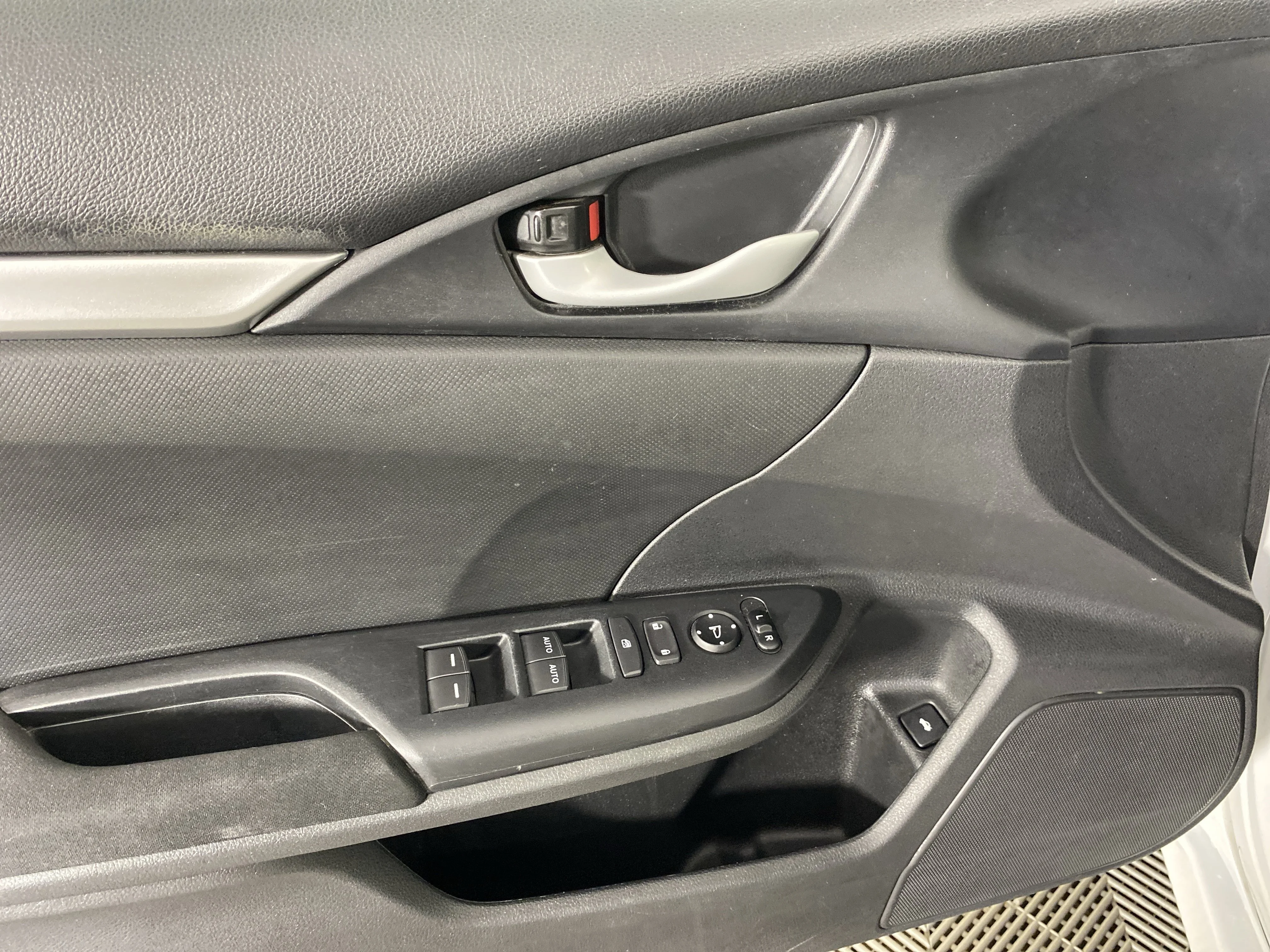 Used 2019 White Honda LX image 14