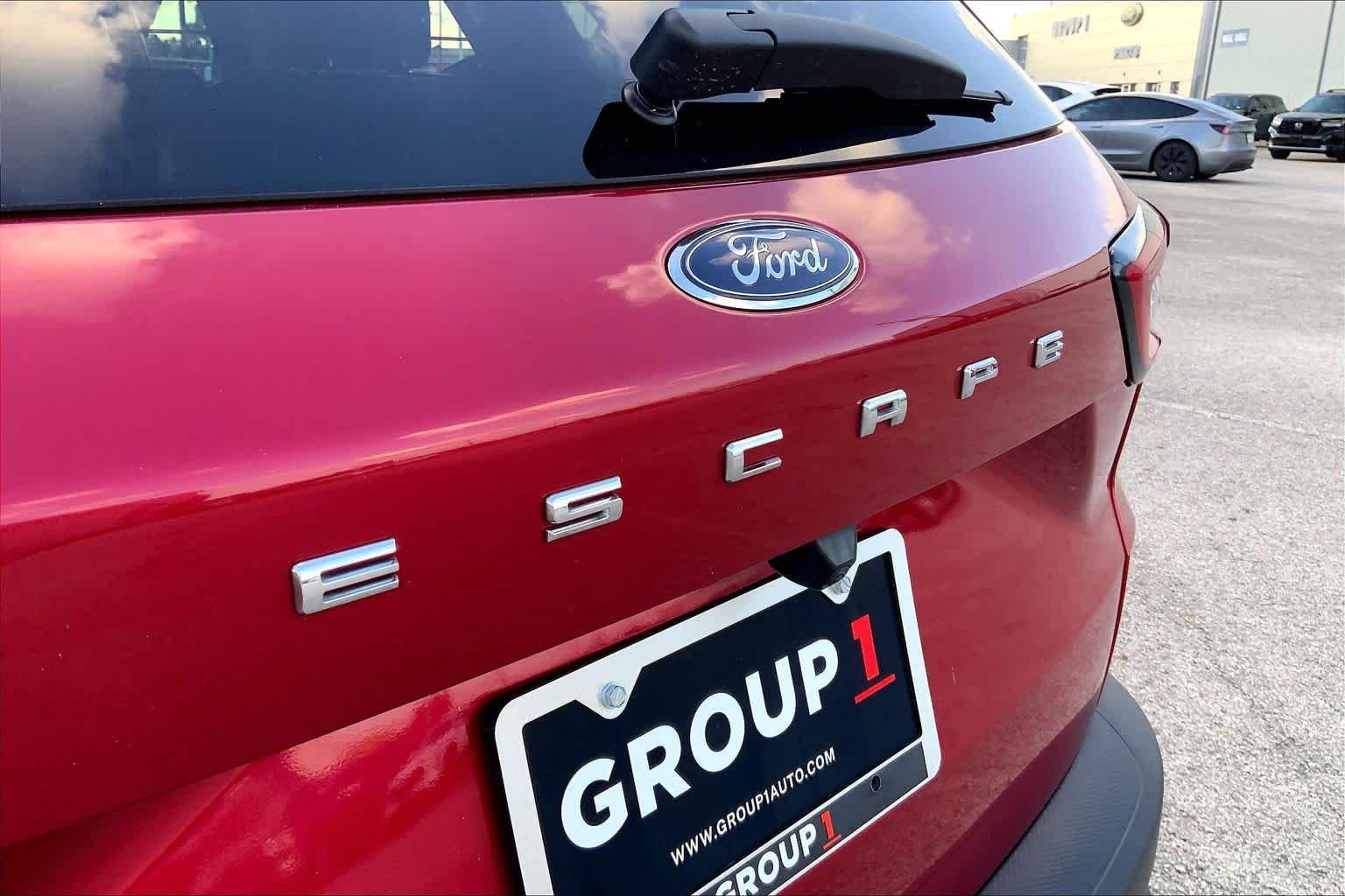 Used 2025 Rapid Red Metallic Tinted Clearcoat Ford ST-Line image 30