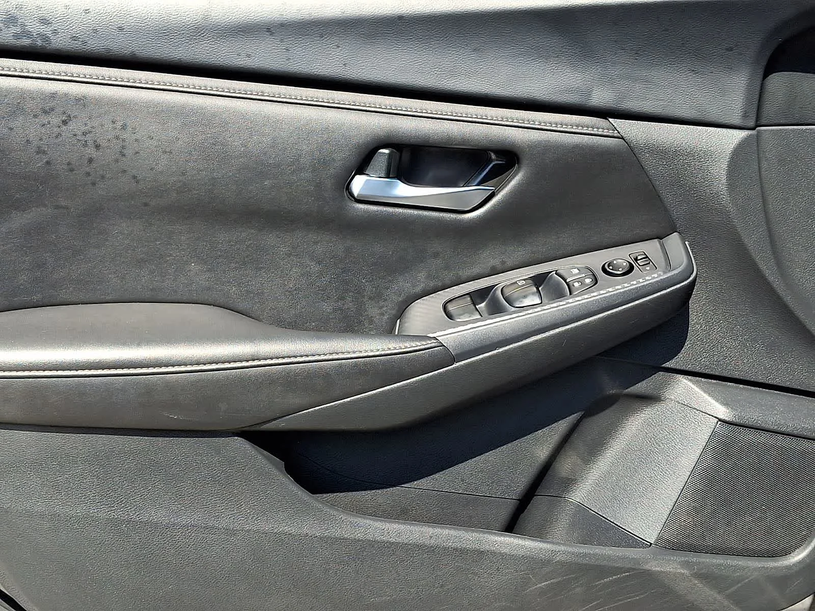 Used 2023 Gun Metallic Nissan SV image 13