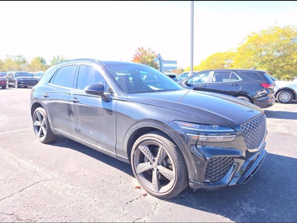 Used 2024 Black Genesis 2.5T image 2
