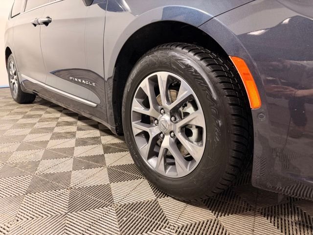 Certified 2021 Chrysler Pacifica Hybrid Pinnacle Hybrid with VIN 2C4RC1N7XMR572411 for sale in Shakopee, Minnesota