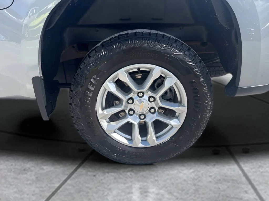 Used 2024 Gray Chevrolet LT image 30