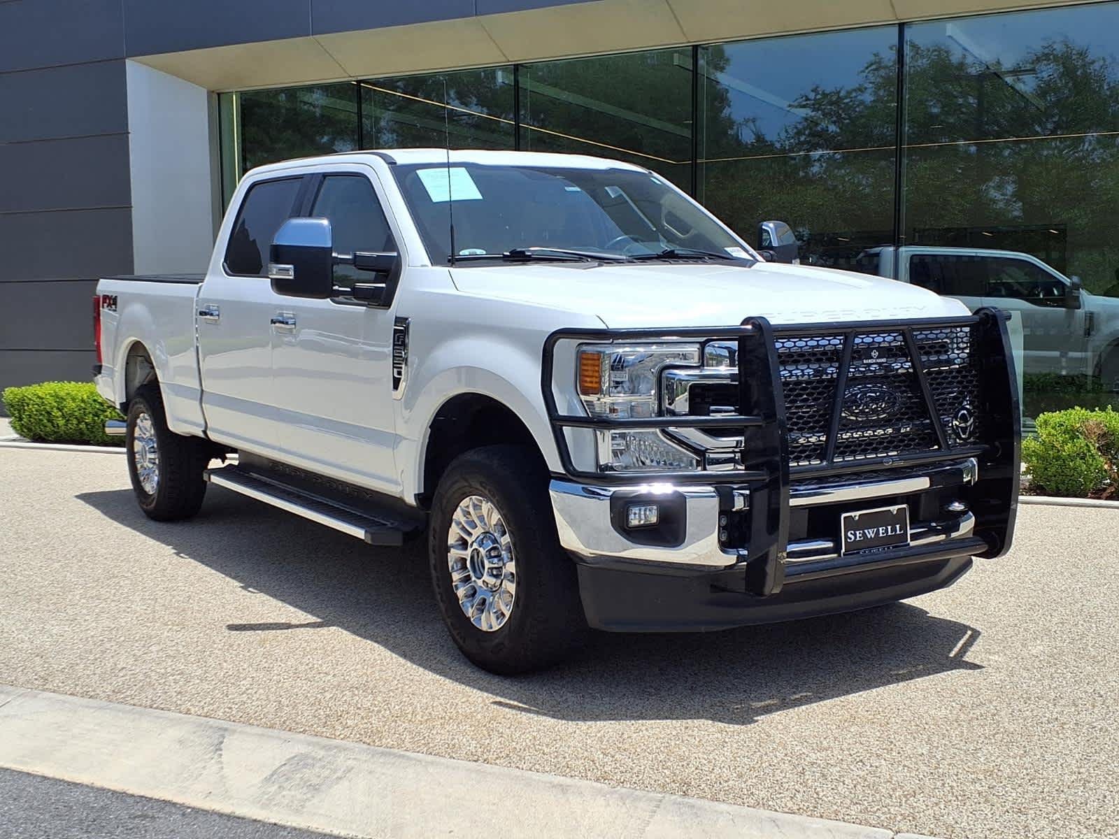 Used 2022 Star White Metallic Tri-Coat Ford LARIAT image 4