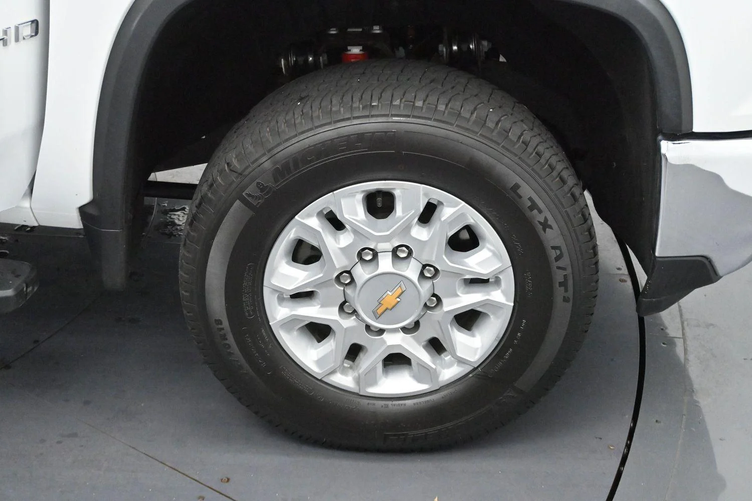 Used 2025 Summit White Chevrolet LT image 35